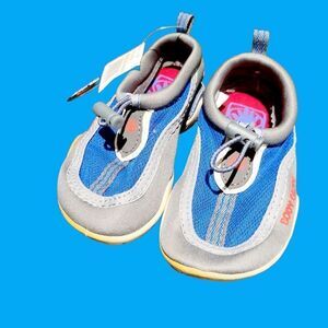 3/$20 Brand new infant size 7 shoes